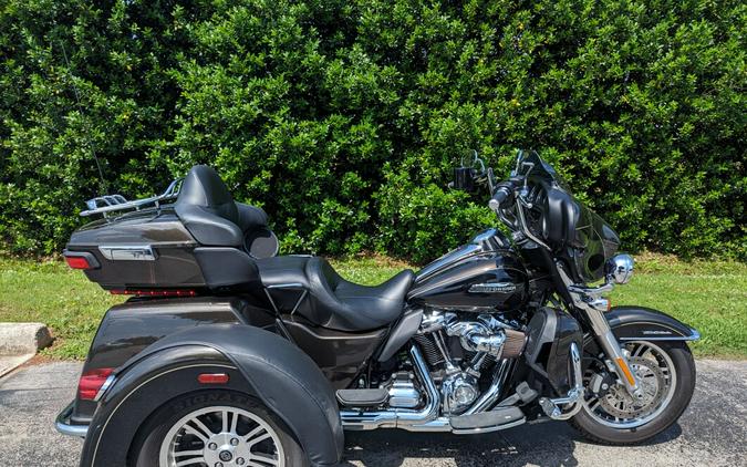 2020 Harley-Davidson Tri Glide Ultra River Rock Gray/Vivid Black