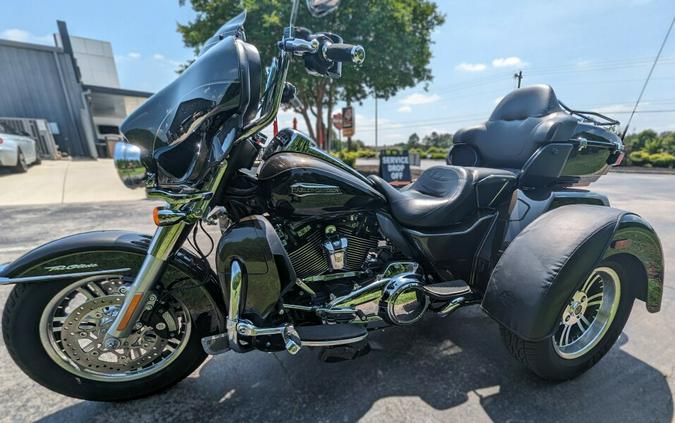 2020 Harley-Davidson Tri Glide Ultra River Rock Gray/Vivid Black