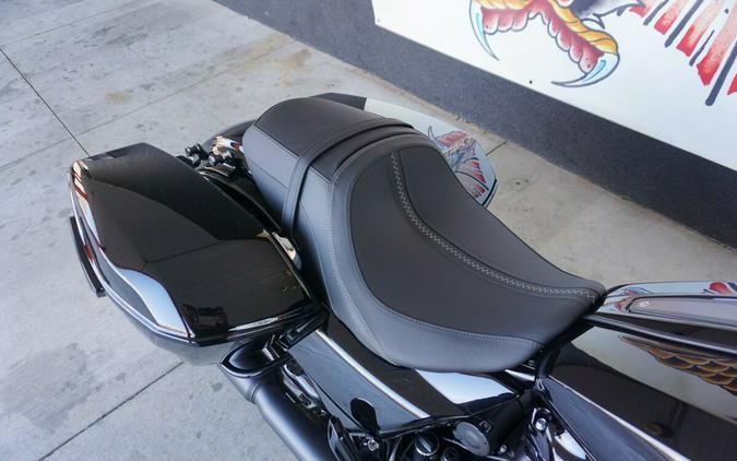 2024 Harley-Davidson Street Glide® Vivid Black - Black Finish