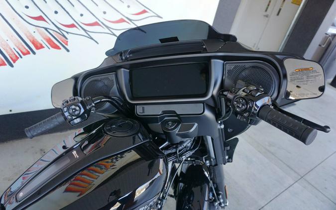 2024 Harley-Davidson Street Glide® Vivid Black - Black Finish