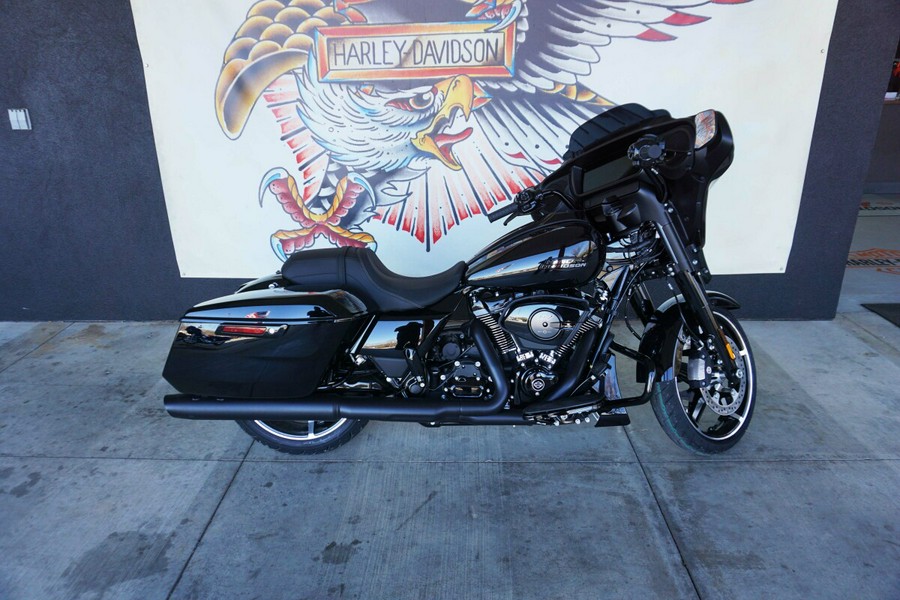 2024 Harley-Davidson Street Glide® Vivid Black - Black Finish