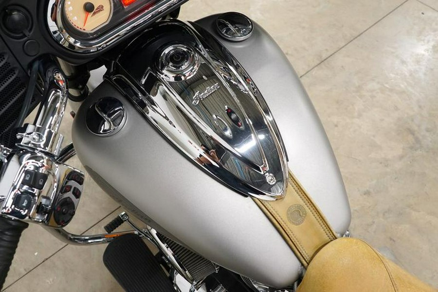 2016 Indian Motorcycle® Chieftain® Silver Smoke