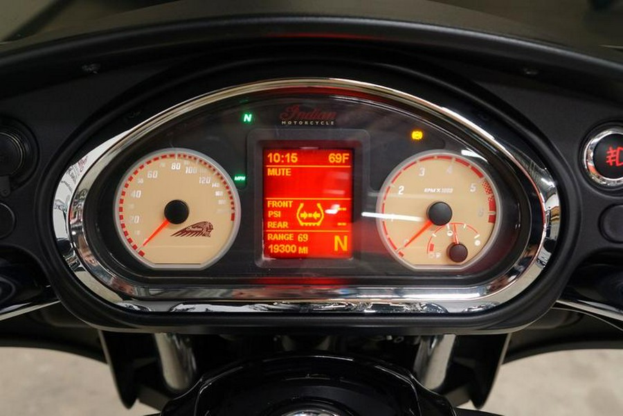 2016 Indian Motorcycle® Chieftain® Silver Smoke