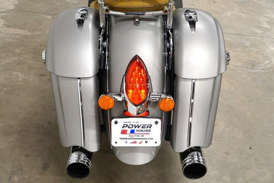 2016 Indian Motorcycle® Chieftain® Silver Smoke