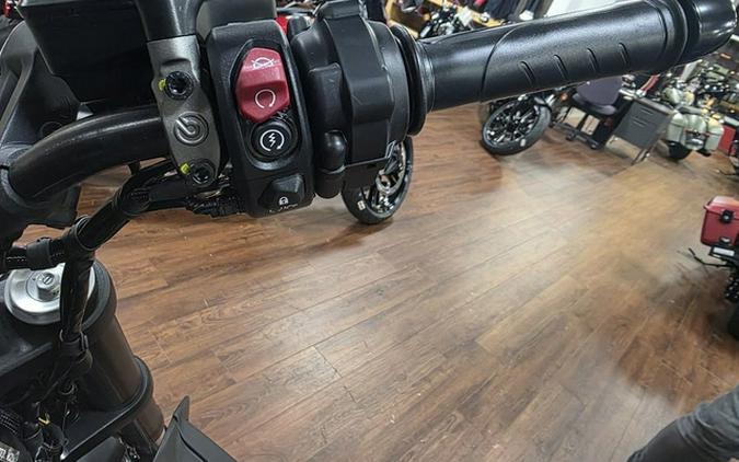 2026 Ducati Diavel V4 Black Roadster