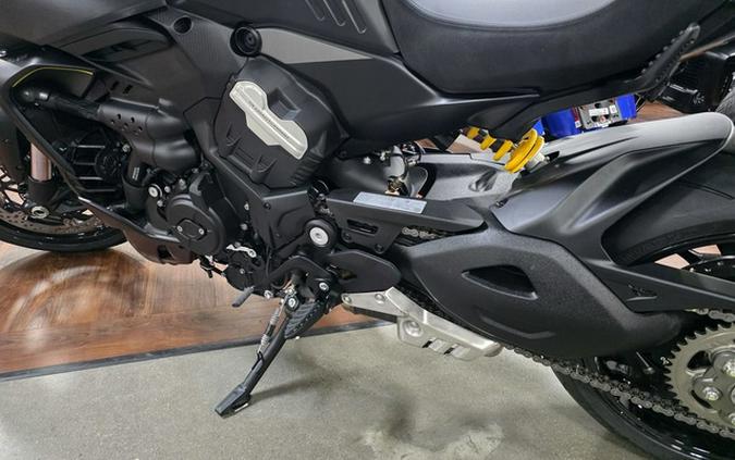 2026 Ducati Diavel V4 Black Roadster