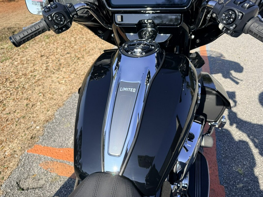 2026 Harley-Davidson® Street Glide 3 Limited FLHLT