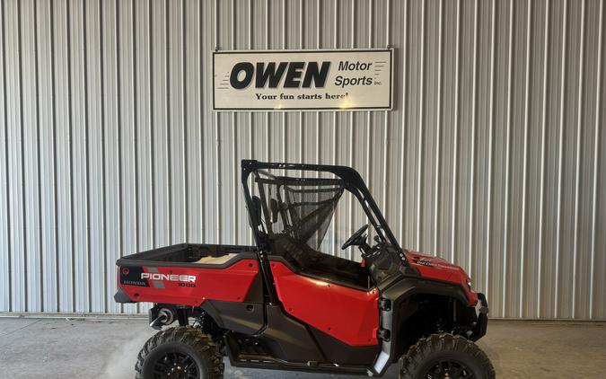 2025 Honda Pioneer 1000 Deluxe