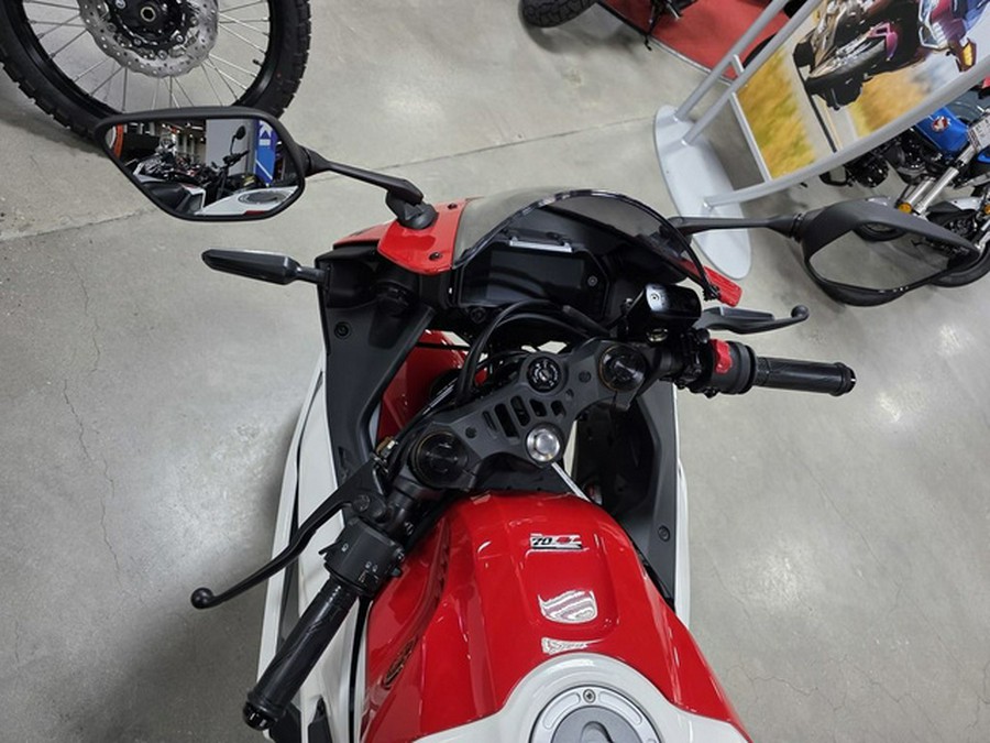 2026 Yamaha YZF R3 70Th Anniversary Edition