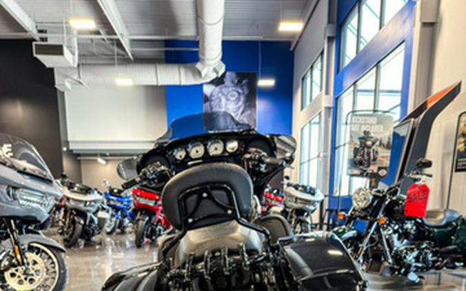 2017 Harley-Davidson FLHXS - Street Glide Special