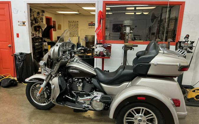 FLHTCUTG 2018 Tri Glide Ultra