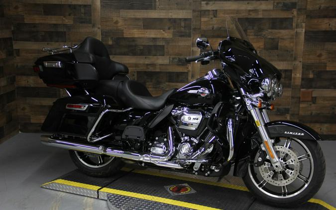 2023 Harley-Davidson Ultra Limited Black