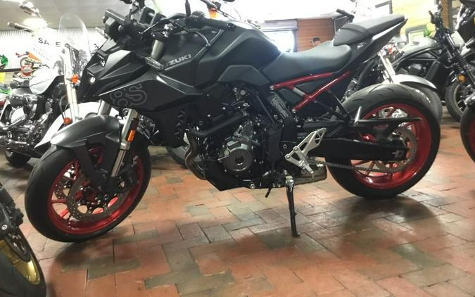 2025 Suzuki GSX-8S