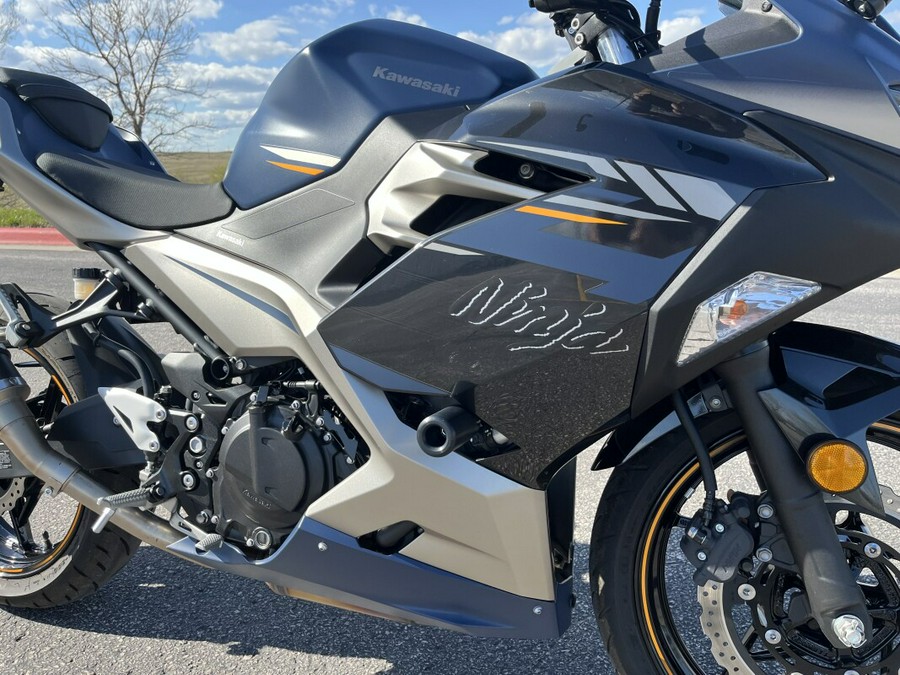 2023 Kawasaki Ninja 400