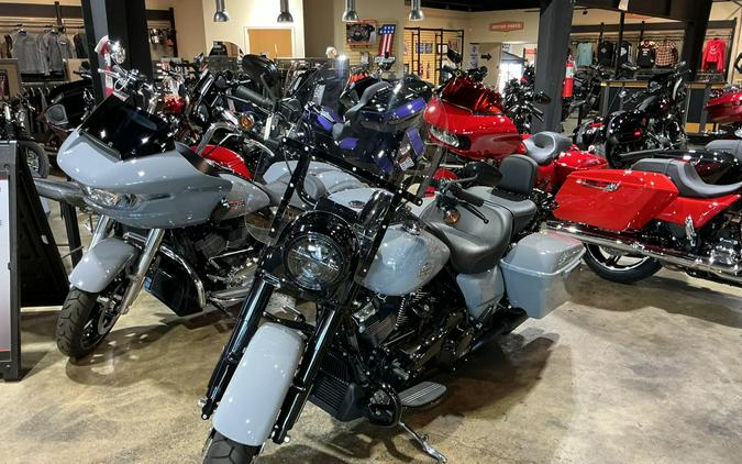FLHRXS 2025 Road King Special