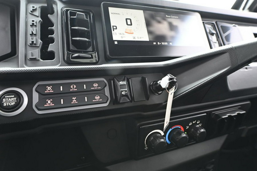 2026 Can-Am Defender XT CAB HD11 With 10.25 In.Display