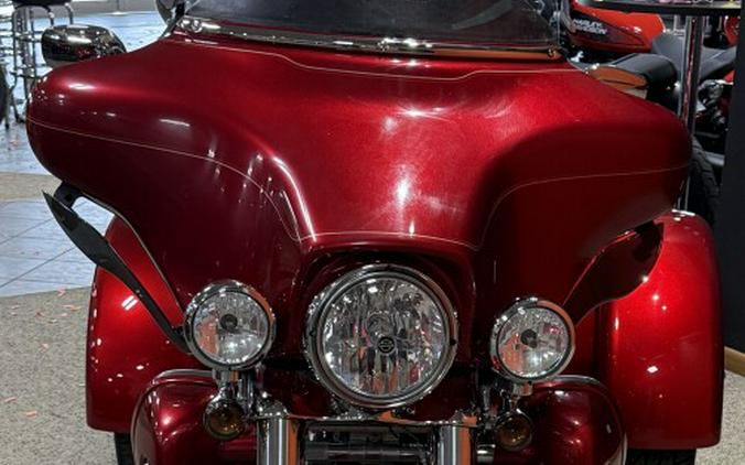2013 Harley-Davidson® Tri Glide™ Ultra Classic® EMBR RED SUNGLO W/ PINSTRIP