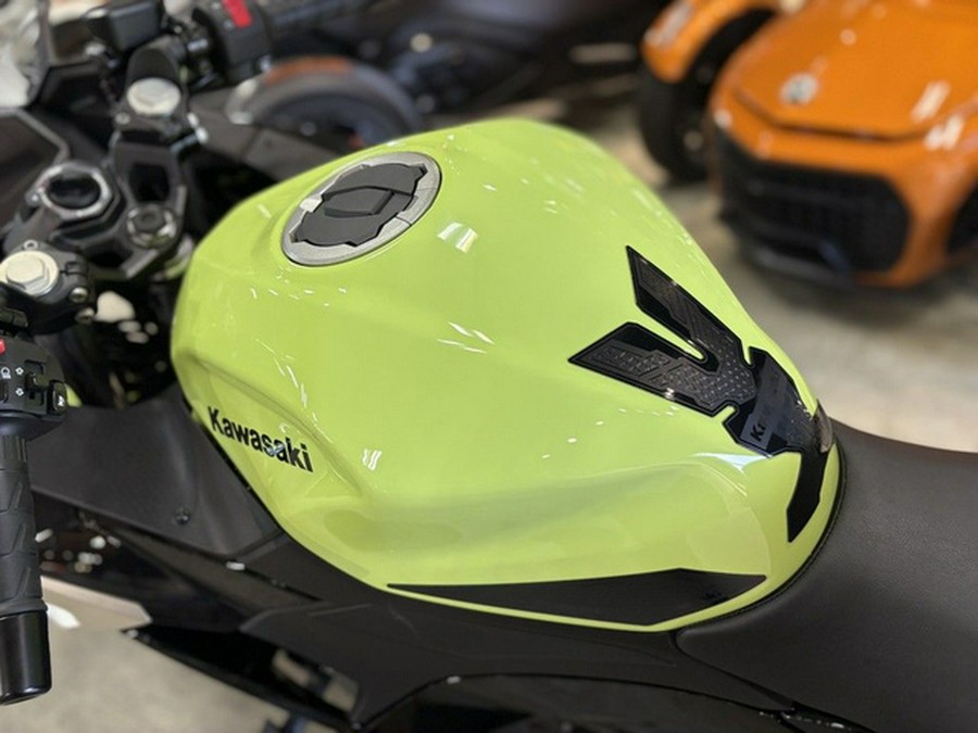 2026 Kawasaki Ninja 500 ABS Metallic Yellowish GreenEbony