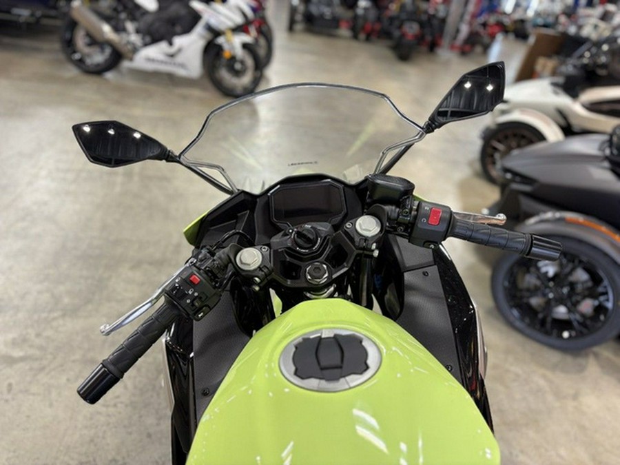 2026 Kawasaki Ninja 500 ABS Metallic Yellowish GreenEbony