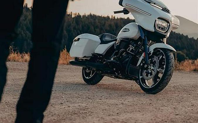 2025 Harley-Davidson Street Glide Base