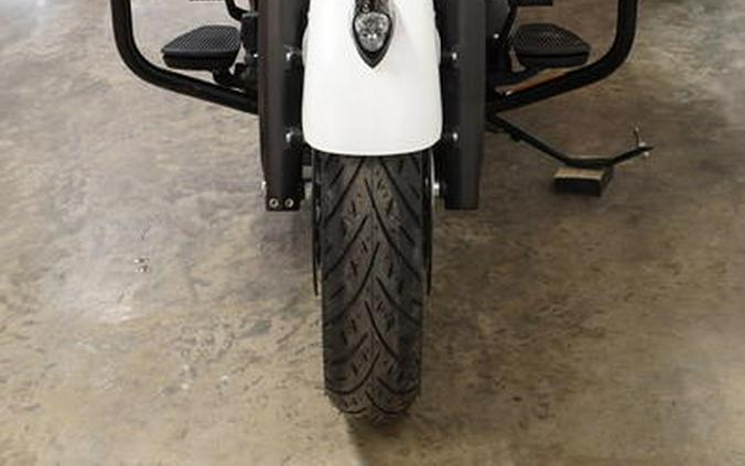 2019 Indian Motorcycle® Chieftain Dark Horse® White Smoke