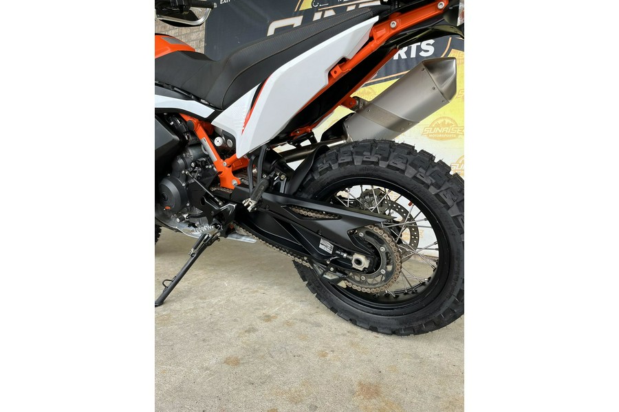 2022 KTM 890 Adventure R