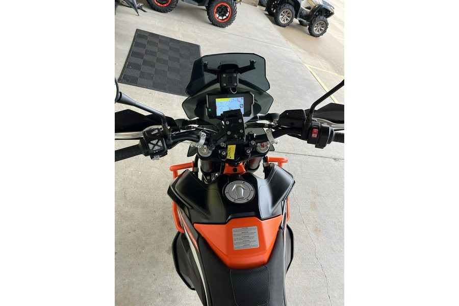 2022 KTM 890 Adventure R