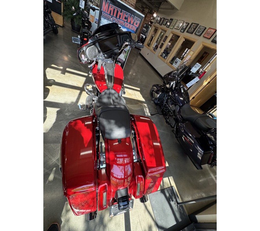 2025 Harley-Davidson® Street Glide® Brilliant Red