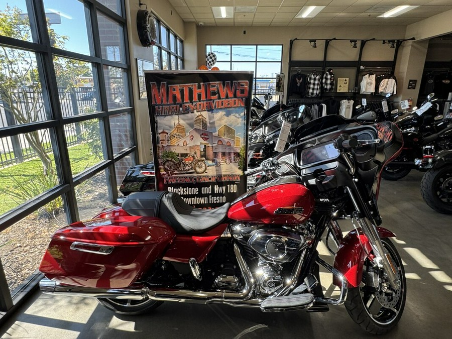 2025 Harley-Davidson® Street Glide® Brilliant Red