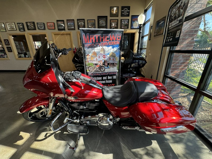 2025 Harley-Davidson® Street Glide® Brilliant Red