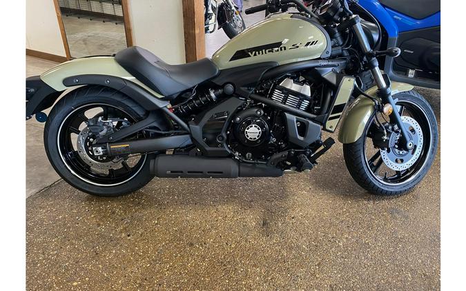 2024 Kawasaki VULCAN S ABS PEARL SAND KHAKI / EBONY