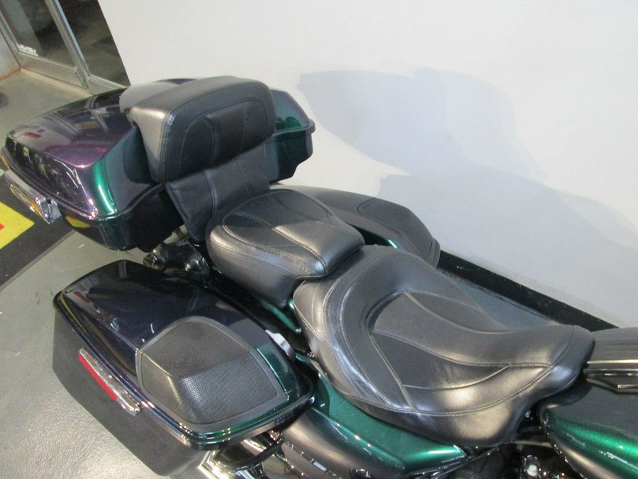 2017 Harley-Davidson® FLHXSE - CVO™ Street Glide®