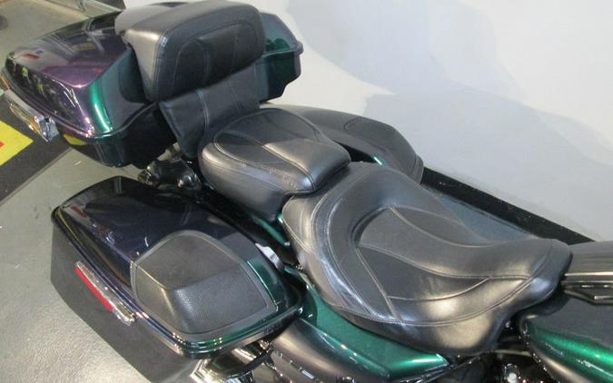 2017 Harley-Davidson® FLHXSE - CVO™ Street Glide®