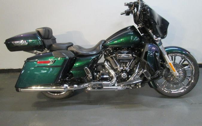 2017 Harley-Davidson® FLHXSE - CVO™ Street Glide®