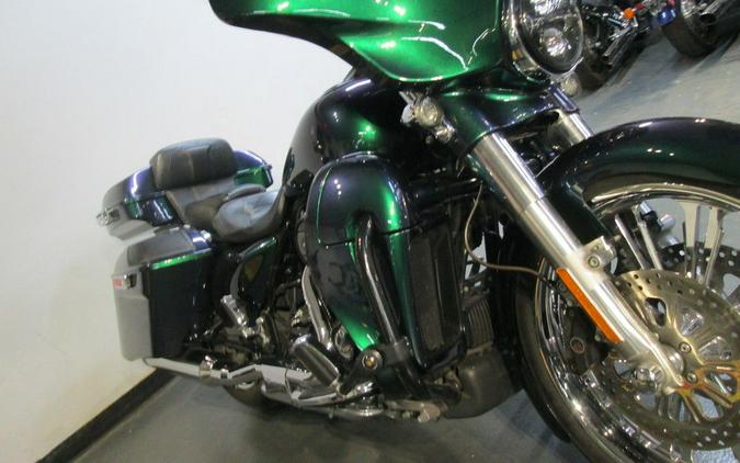 2017 Harley-Davidson® FLHXSE - CVO™ Street Glide®