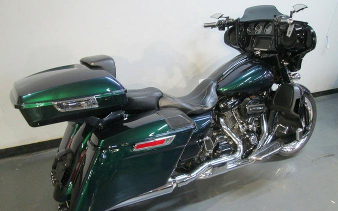 2017 Harley-Davidson® FLHXSE - CVO™ Street Glide®