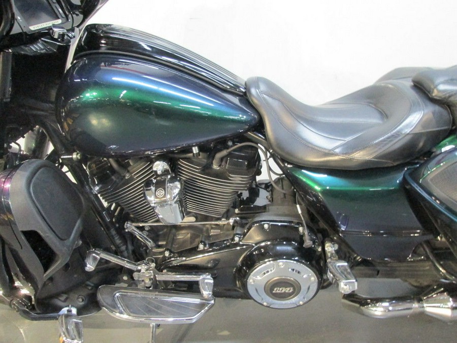 2017 Harley-Davidson® FLHXSE - CVO™ Street Glide®