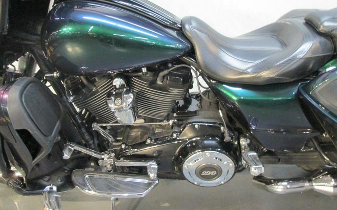 2017 Harley-Davidson® FLHXSE - CVO™ Street Glide®