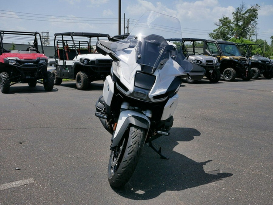 2026 BMW R 1300 RT Alpine White 3 1300 RT