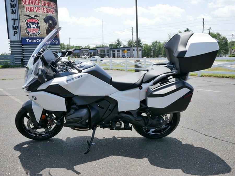 2026 BMW R 1300 RT Alpine White 3 1300 RT