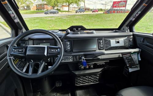 2026 Can-Am Defender MAX XT CAB HD11
