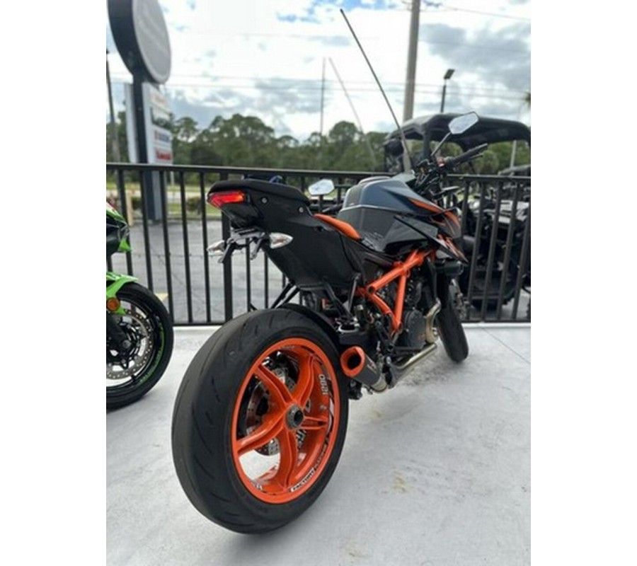 2022 KTM 1290 DUKE EVO R
