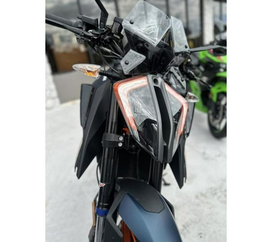 2022 KTM 1290 DUKE EVO R