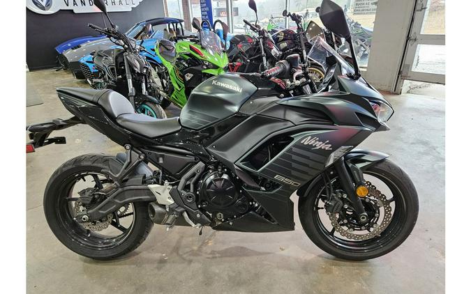 2025 Kawasaki Ninja® 650 ABS
