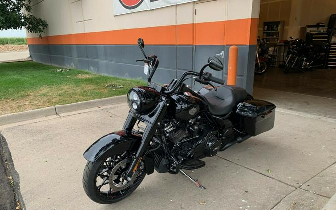 2023 Harley-Davidson Road King Special Vivid Black