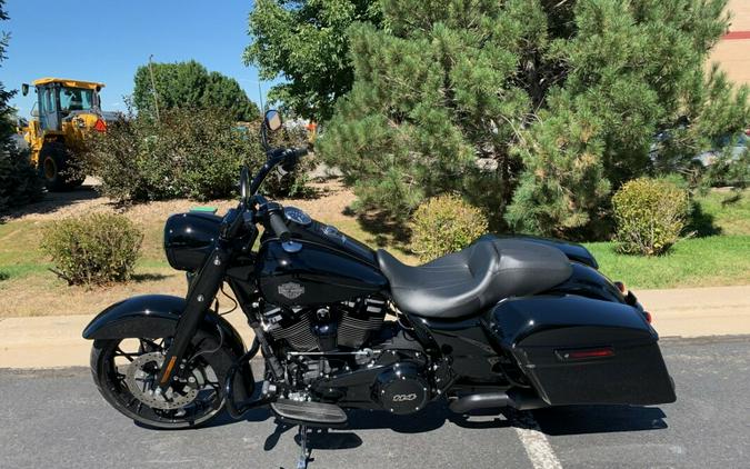 2023 Harley-Davidson Road King Special Vivid Black