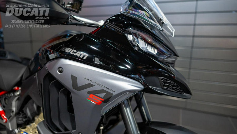 2025 Ducati Multistrada V4S - Thrilling Black