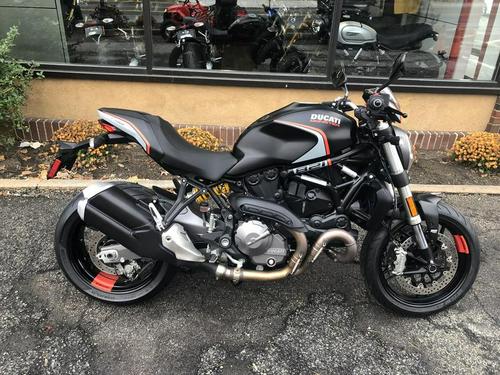 2020 Ducati Monster 821 Stealth Review (15 Fast Facts)