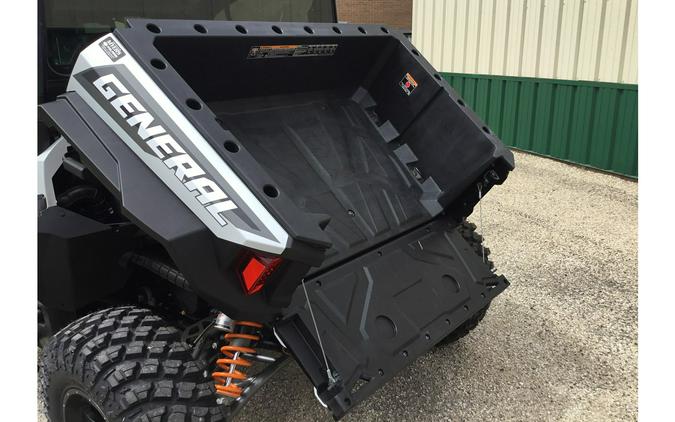 2022 GENERAL XP 1000 Deluxe Matte Ghost White Metallic - Polaris