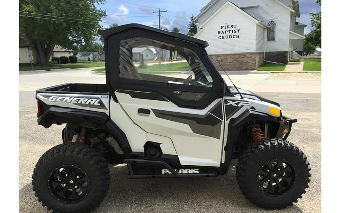 2022 GENERAL XP 1000 Deluxe Matte Ghost White Metallic - Polaris